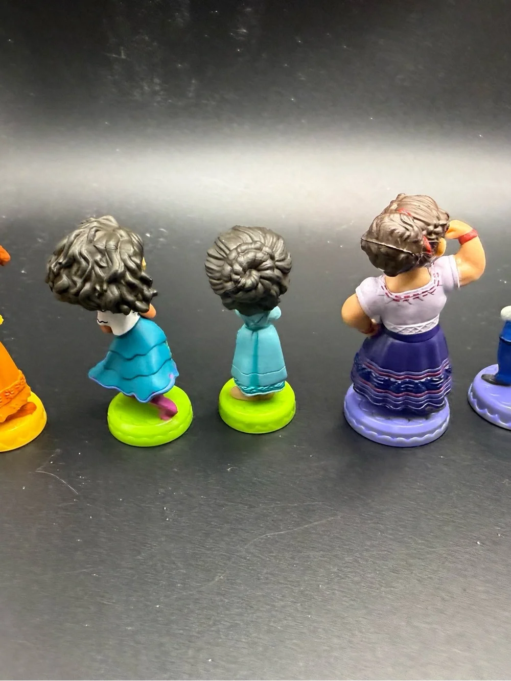 Disney Encanto Mini Figures Set • Jakks Pacific • Rainbow Base